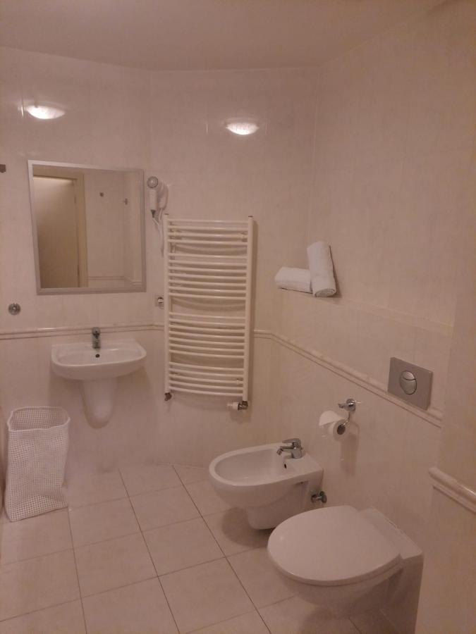 Apartman Nad Kolonadou Karlsbad Exteriör bild